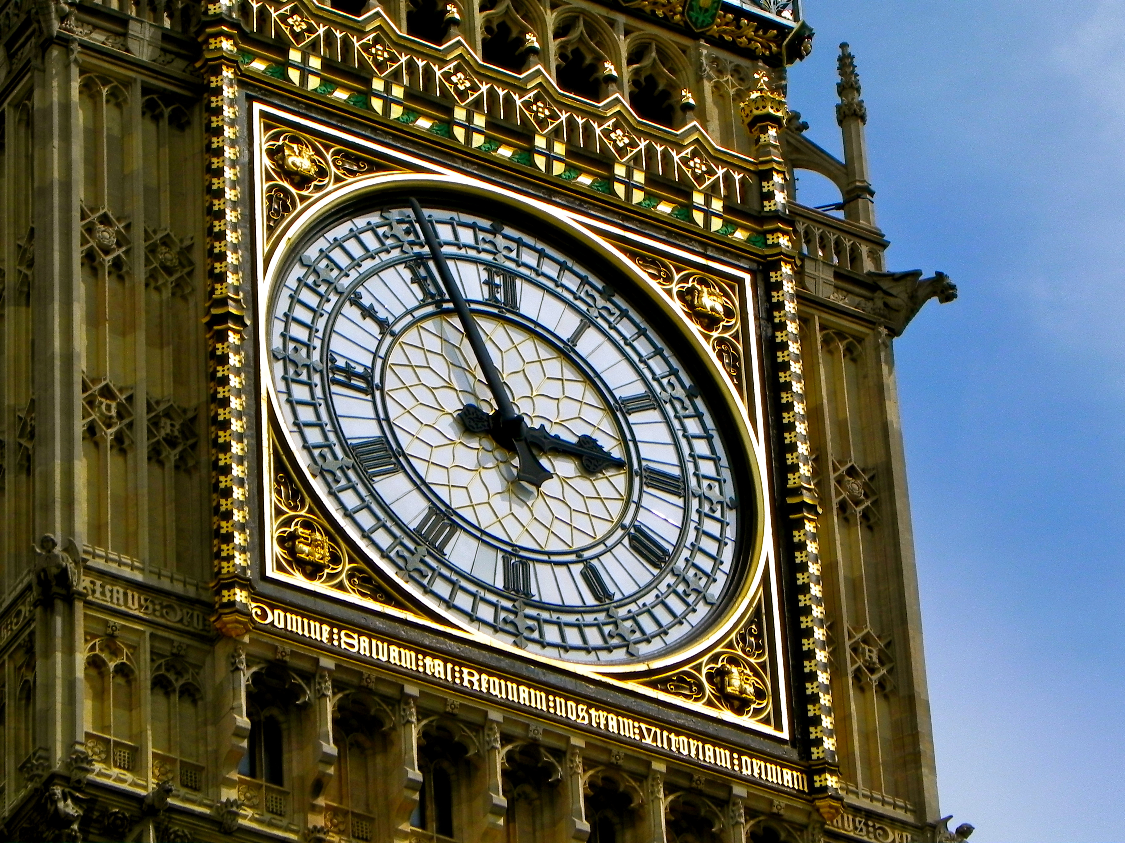 English Courses in London Under £1000: 2026 Budget Guide